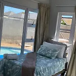 6 Crawford Road, Rondebosch East