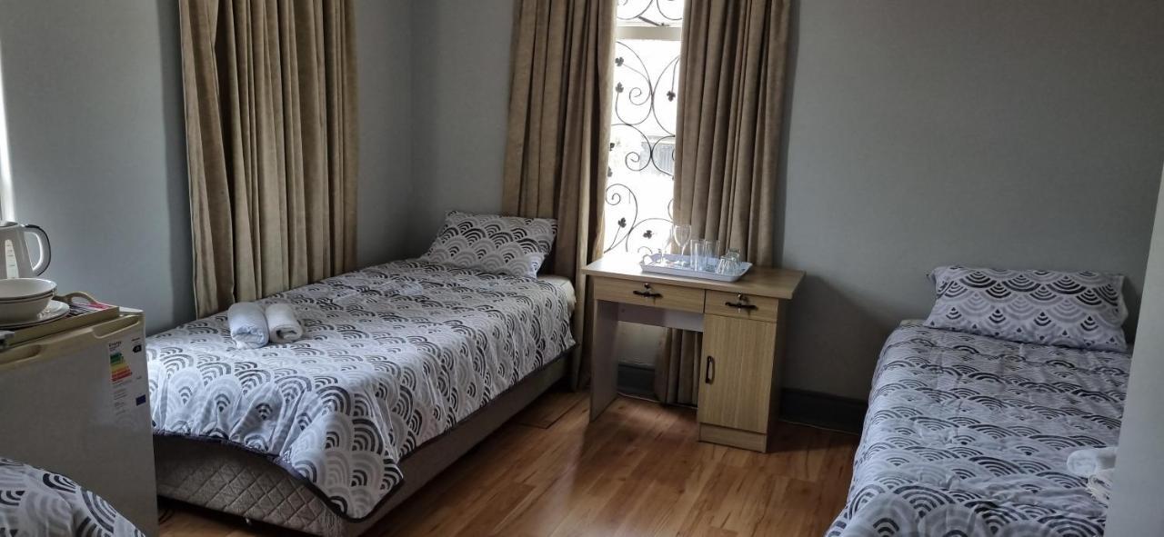6 Crawford Road, Rondebosch East *